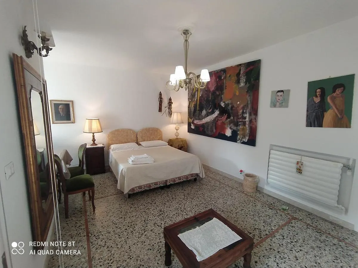 Casa Gialla Venedig Italien